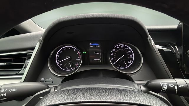 Used 2022 Toyota Camry SE w/ Convenience Package FWD image 15