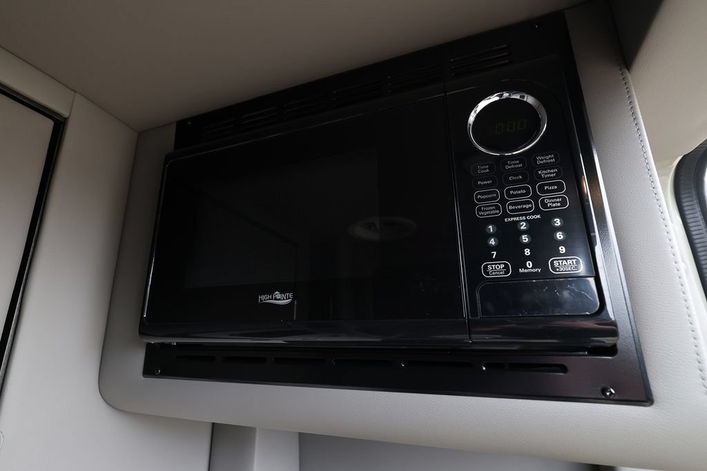 Used 2023 Mercedes-Benz Sprinter 3500 image 32