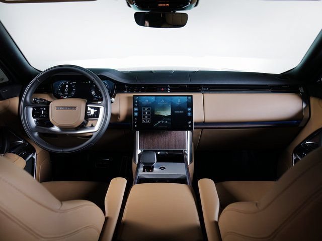 Used 2026 Land Rover Range Rover SE AWD/4WD image 4