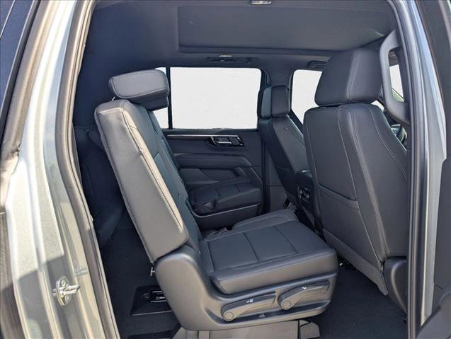 New 2026 Chevrolet Suburban Z71 w/ Comfort Package image 18