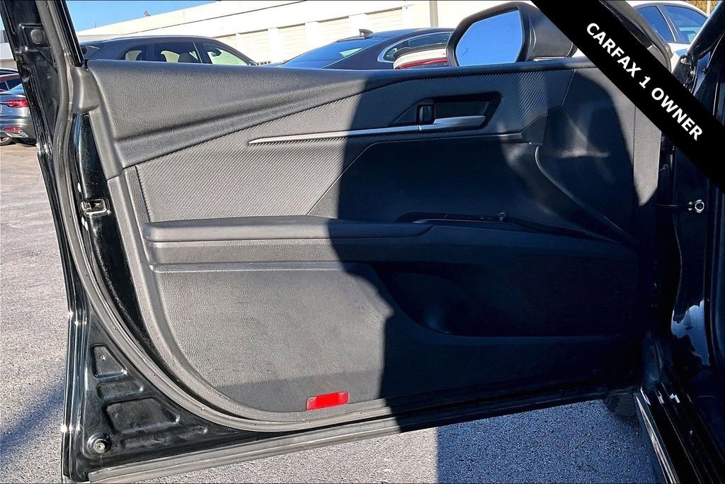 Used 2025 Toyota Camry SE image 19