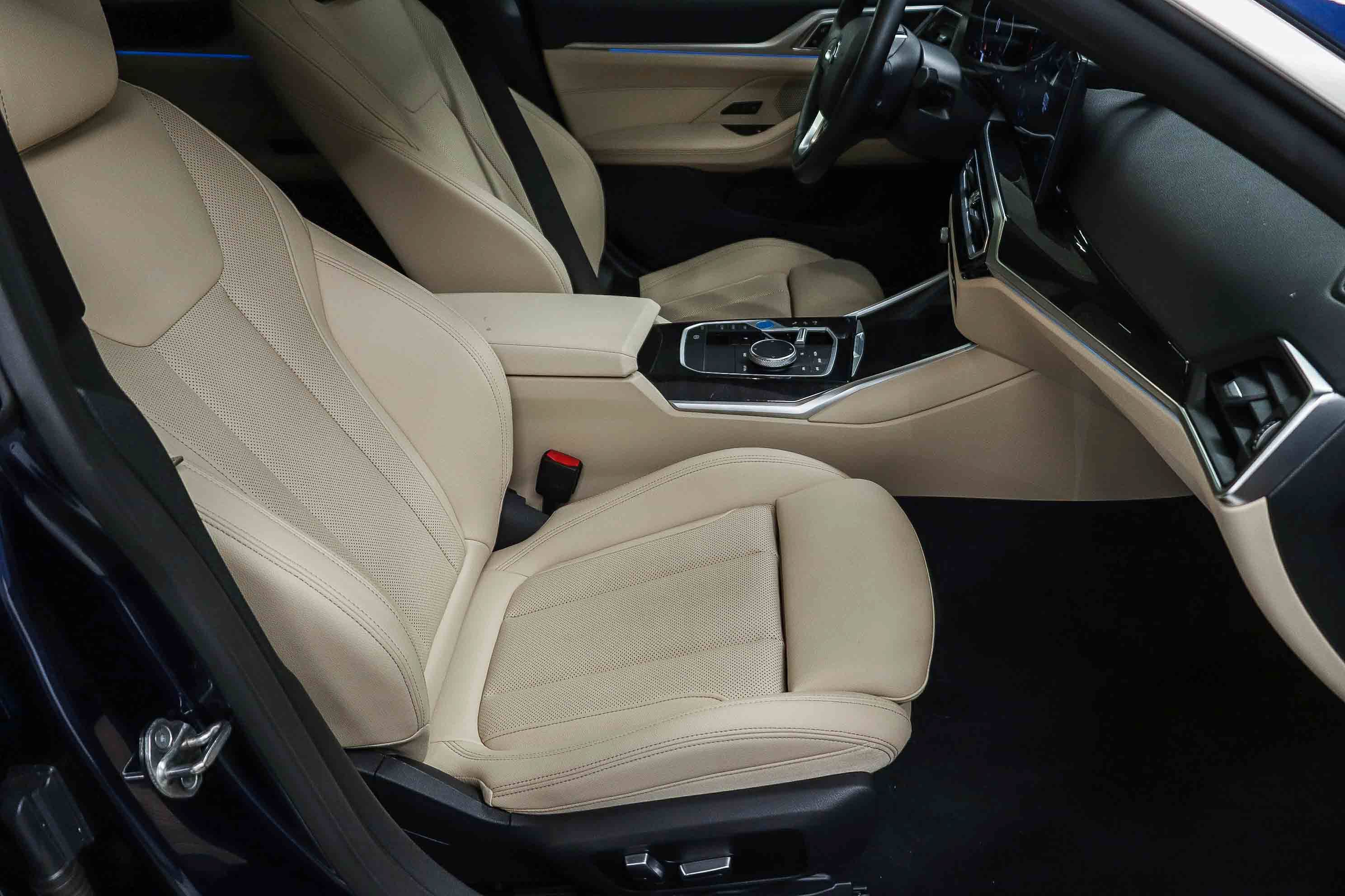 Certified 2023 BMW i4 eDrive35 w/ Premium Package RWD image 16