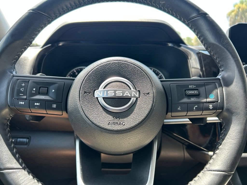 Certified 2025 Nissan Pathfinder SV w/ SV Premium Package FWD image 26