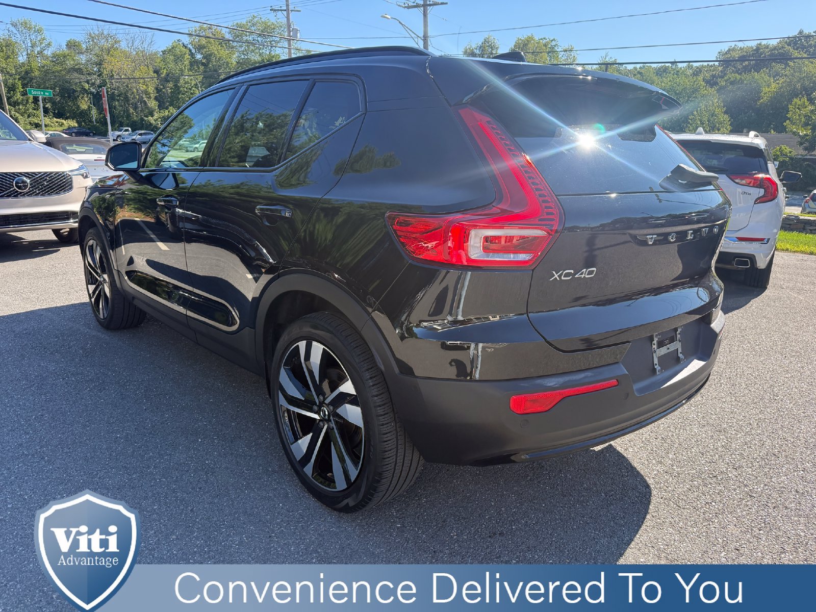 Certified 2024 Volvo XC40 B5 Plus w/ Protection Package Premier AWD/4WD image 6