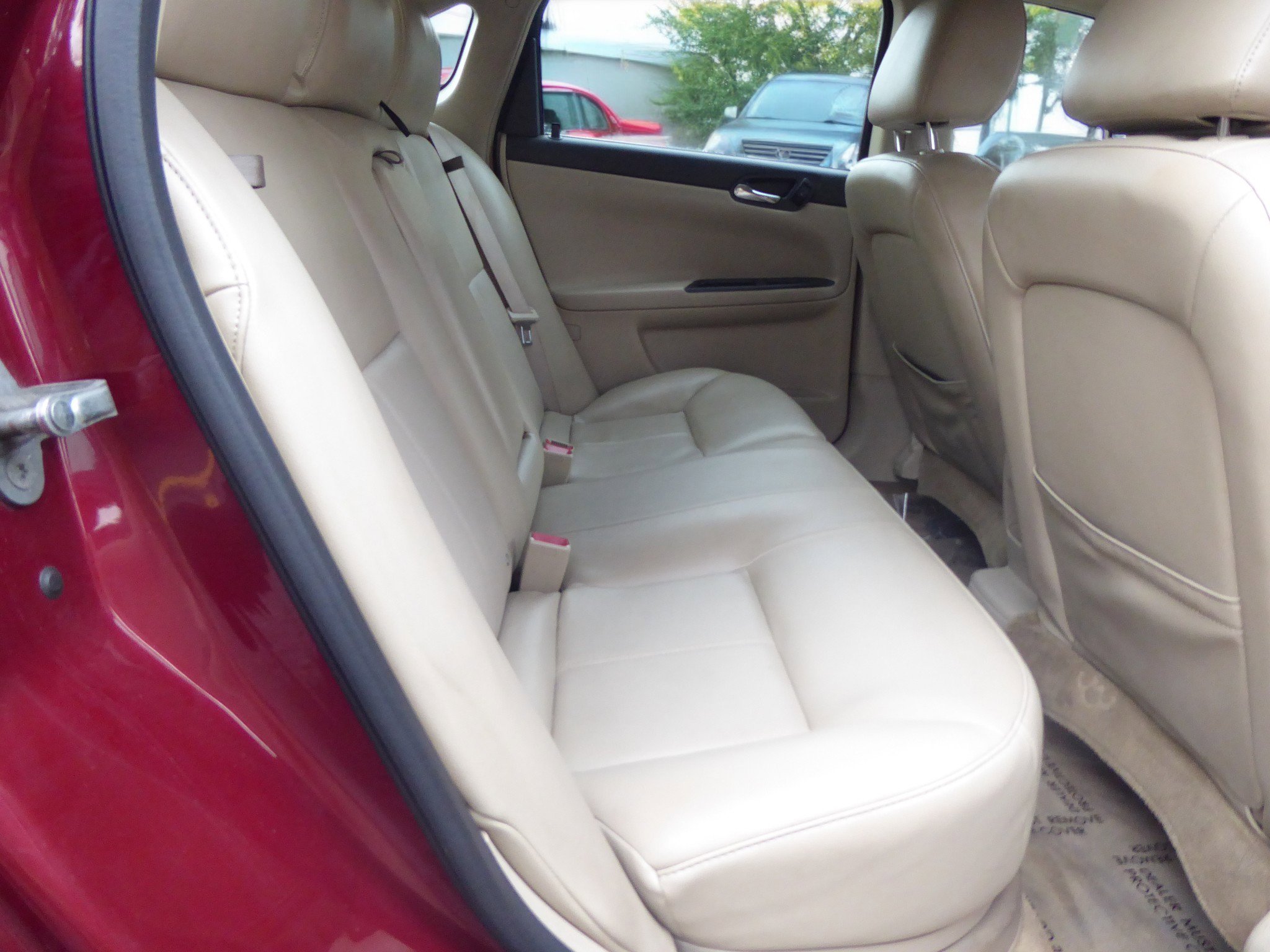 Used 2011 Chevrolet Impala LT w/ Luxury Edition Package image 18