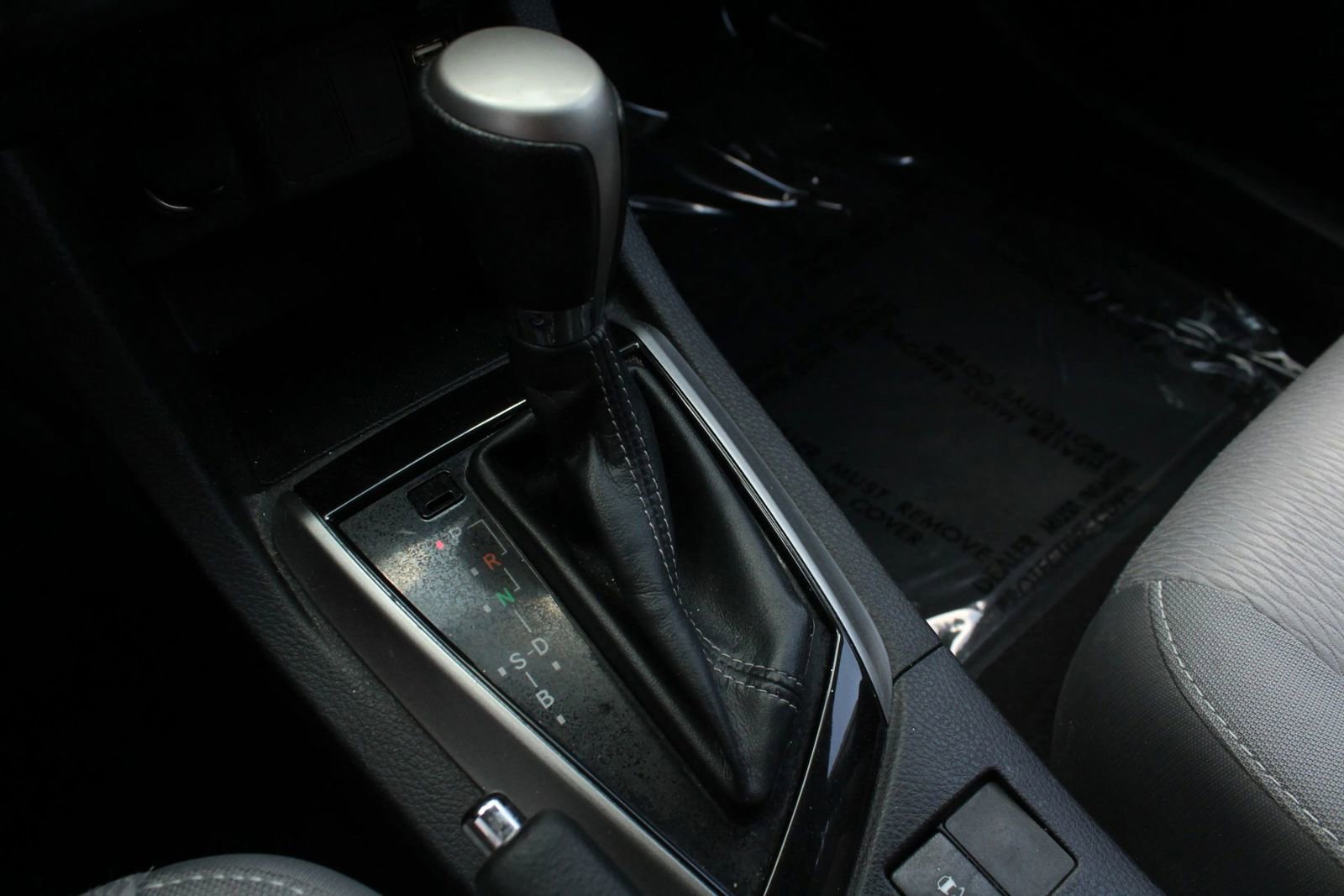 Used 2014 Toyota Corolla LE FWD image 32