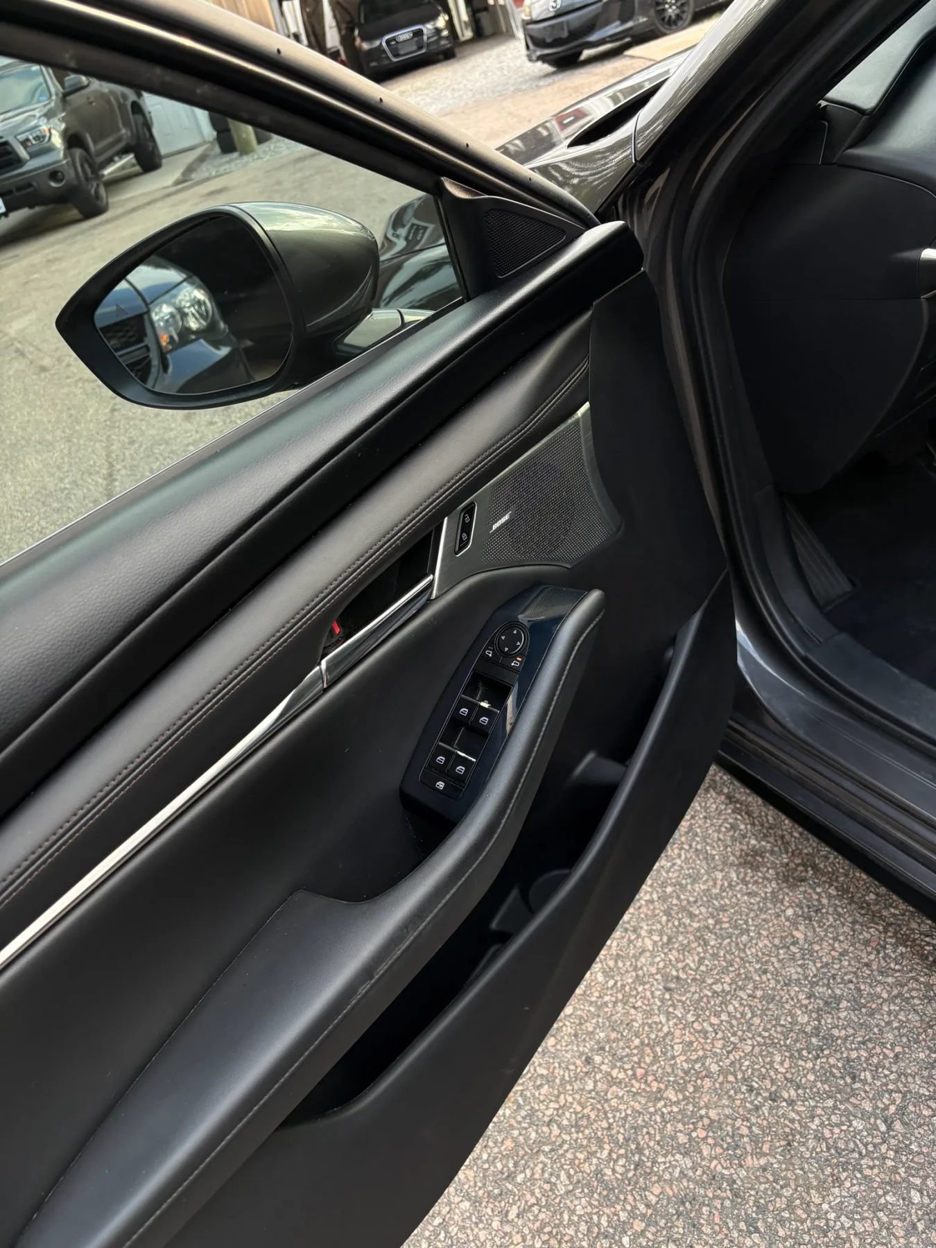 Used 2019 MAZDA MAZDA3 Hatchback w/ Preferred Package FWD image 40