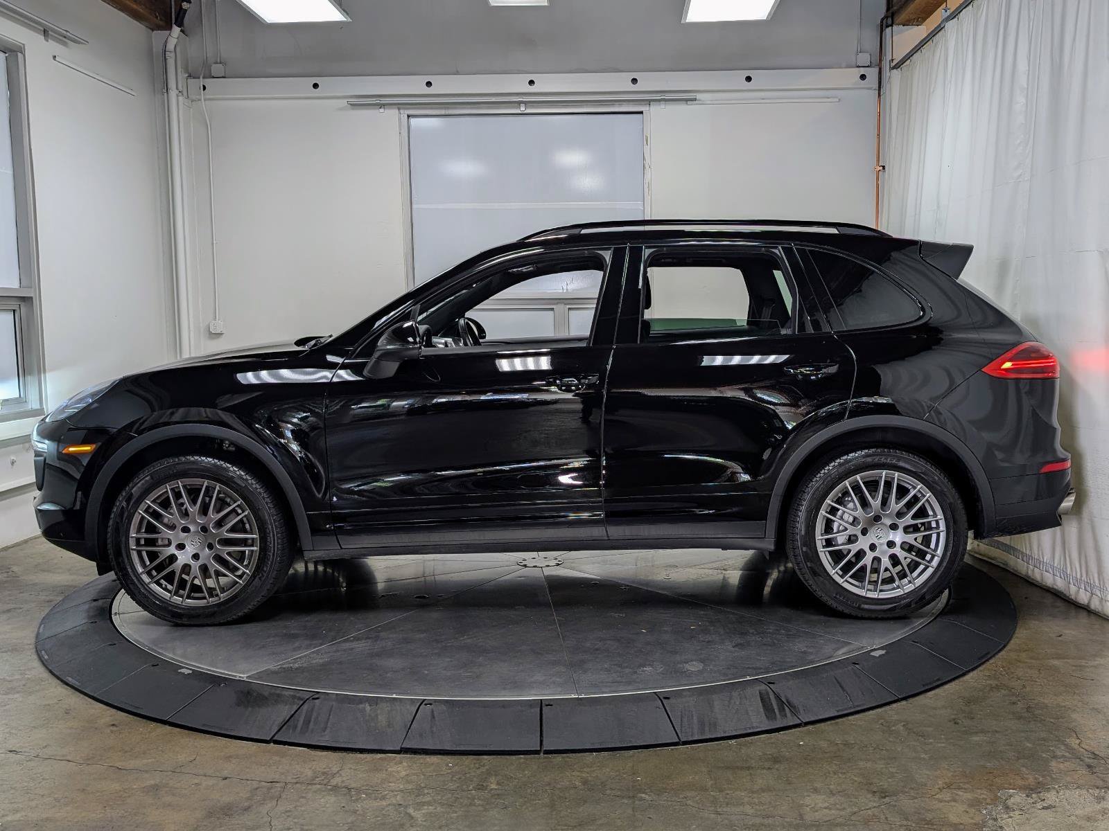 Used 2018 Porsche Cayenne S AWD/4WD image 6