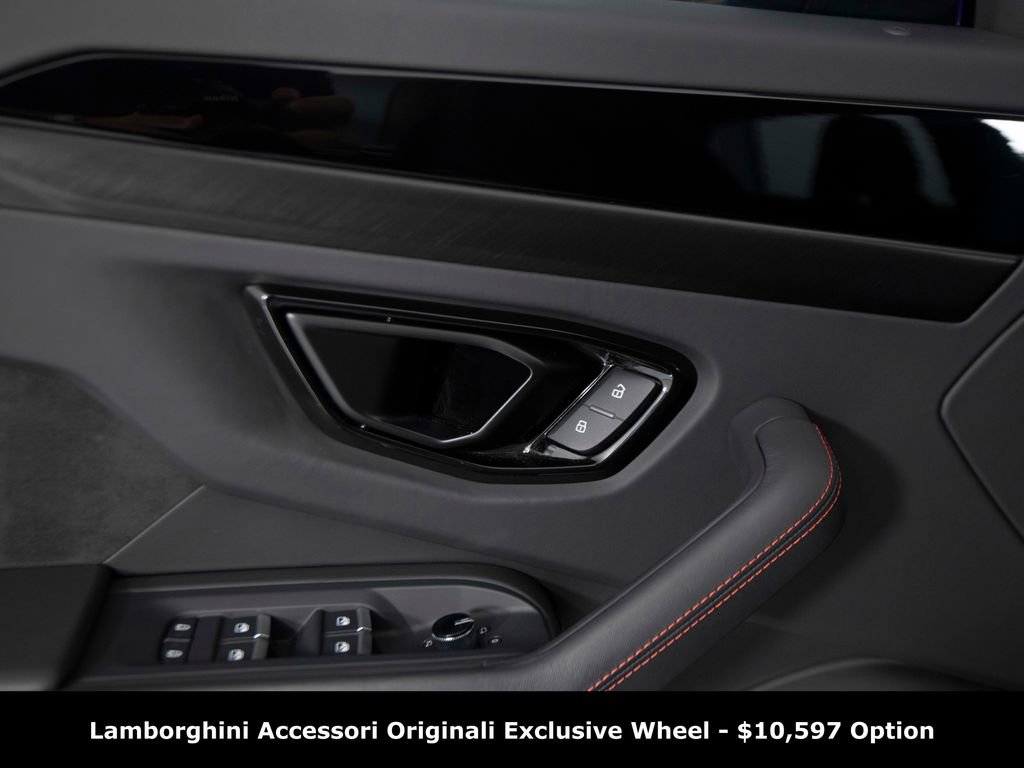 Used 2024 Lamborghini Urus S AWD/4WD image 12