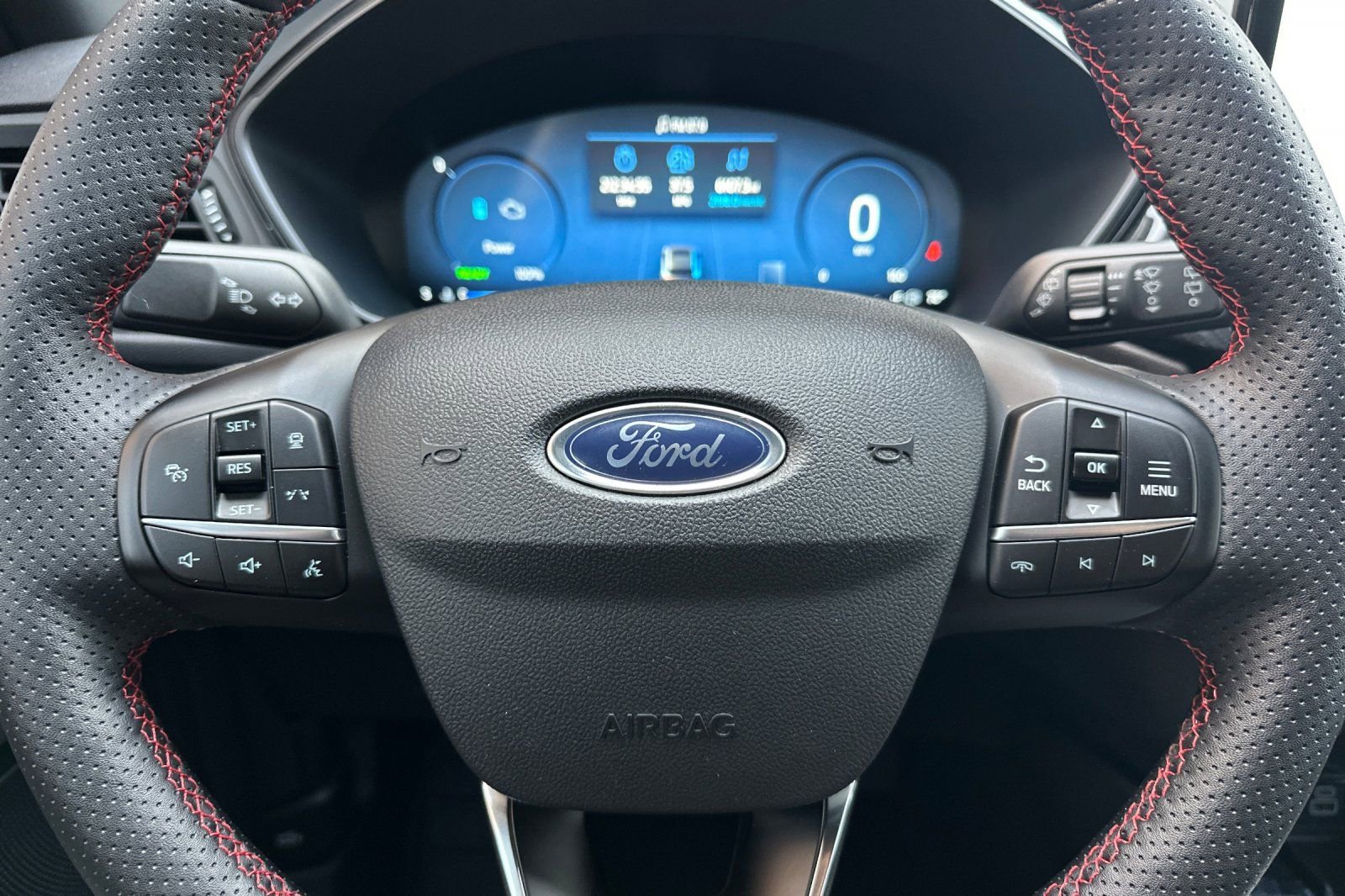 Used 2025 Ford Escape ST-Line Elite w/ Premium Technology Package image 31