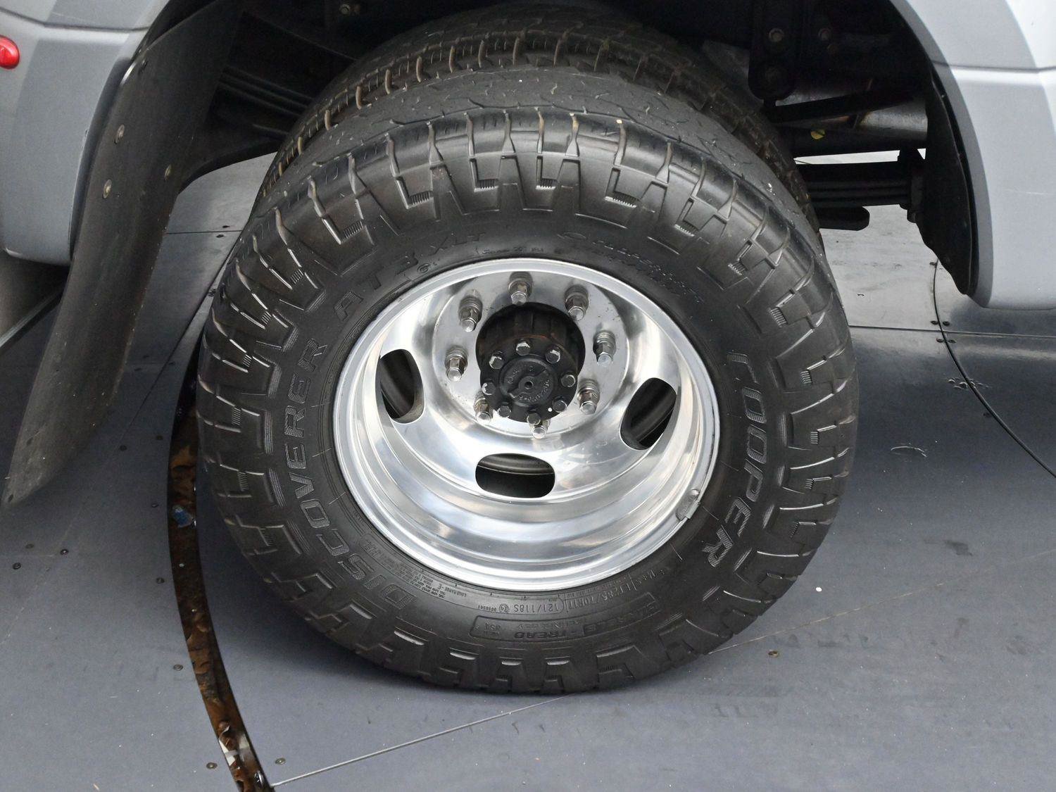 Used 2020 Ford F350 Lariat w/ Lariat Value Package image 35