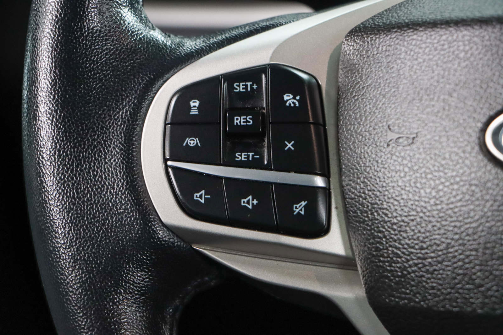 Used 2022 Ford Explorer XLT w/ XLT Sport Appearance Package image 13