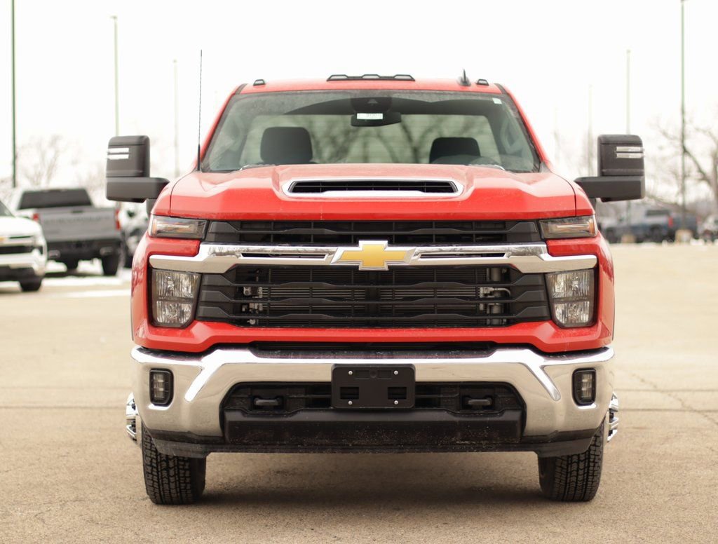 New 2026 Chevrolet Silverado 3500 LT AWD/4WD image 2