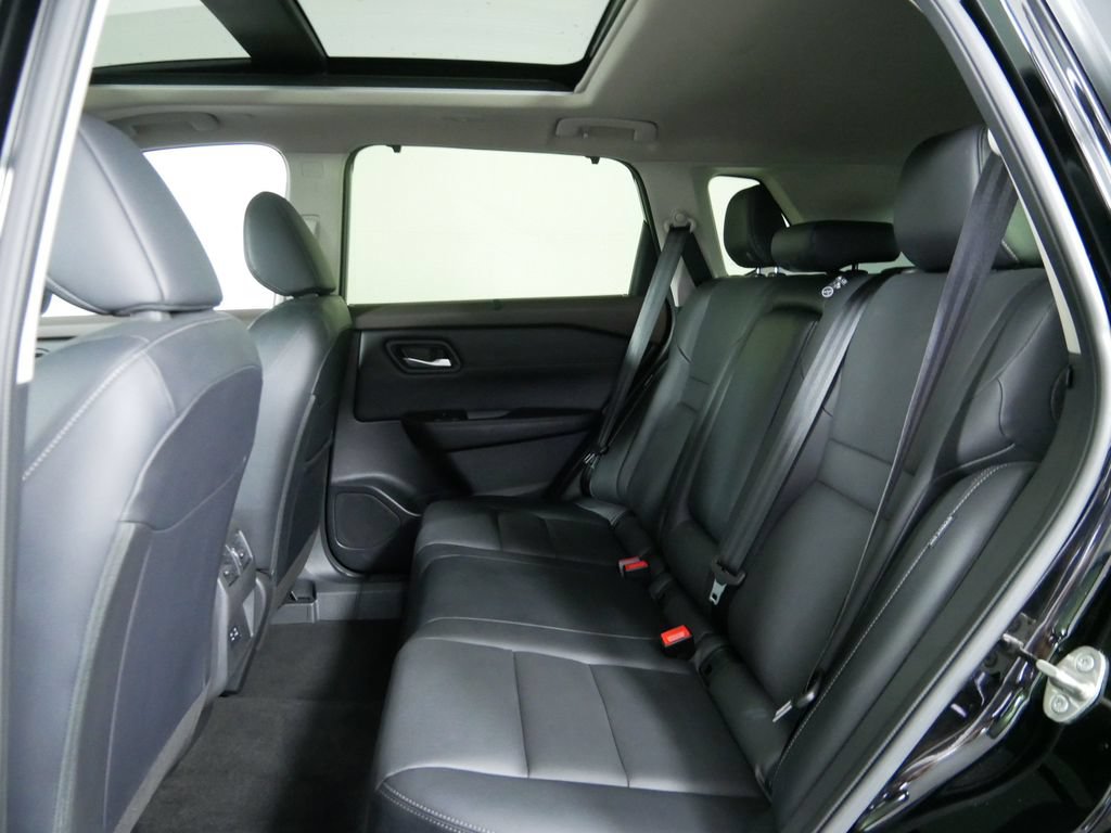 Used 2023 Nissan Rogue SV w/ SV Premium B Package AWD/4WD image 16