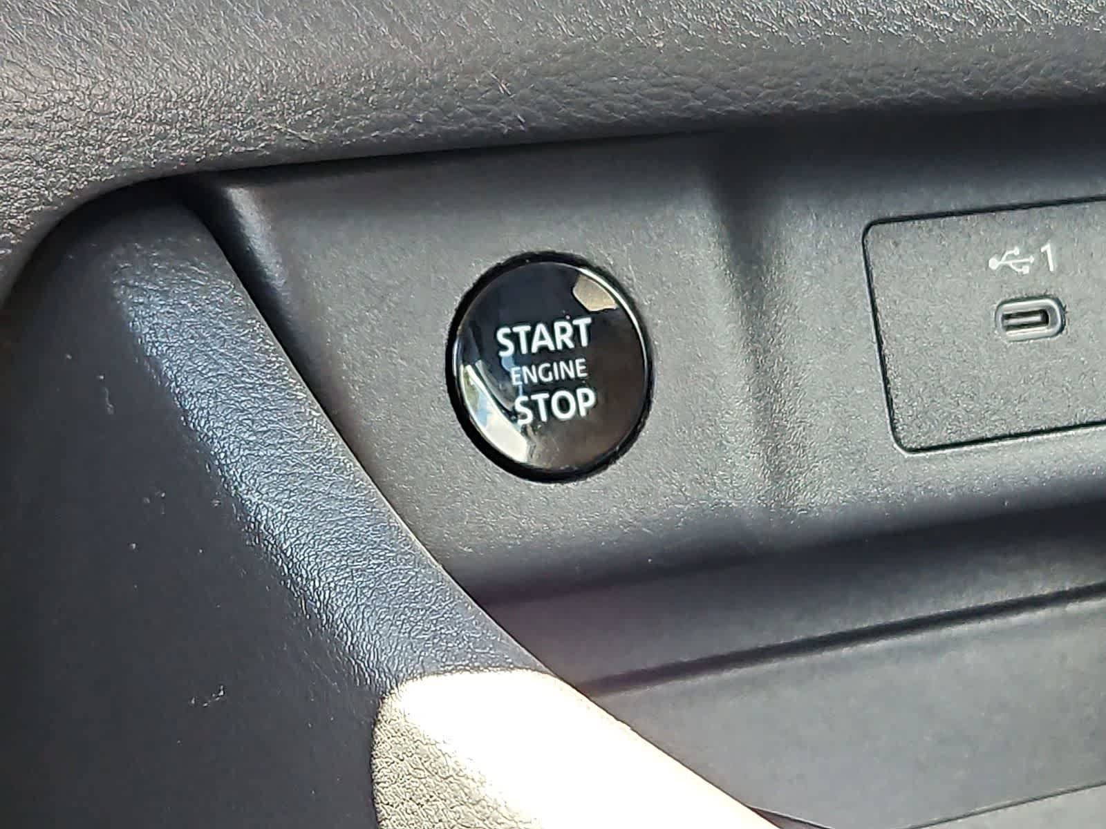 Used 2025 Nissan Rogue SV AWD/4WD image 20