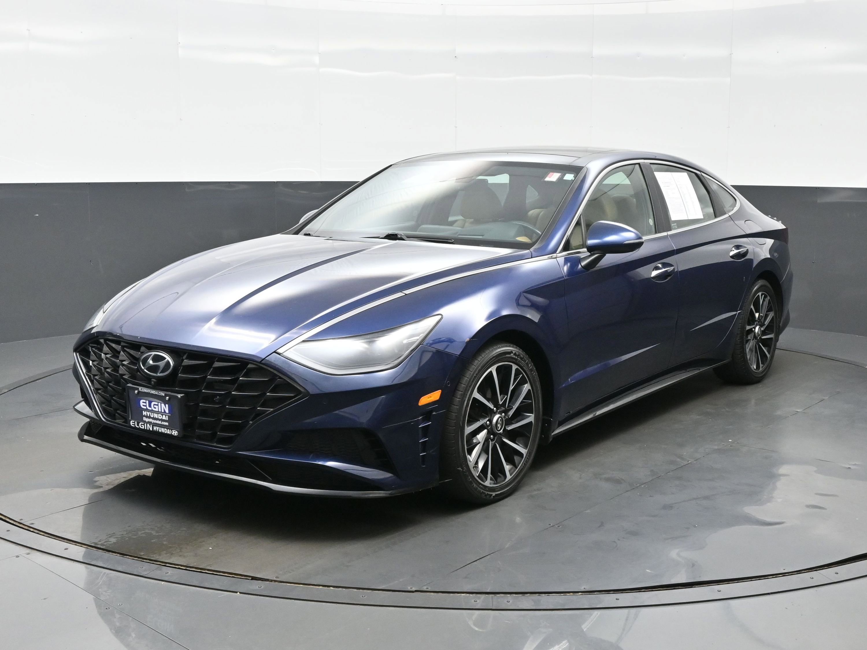Used 2021 Hyundai Sonata Limited w/ Winter Weather Package FWD image 2