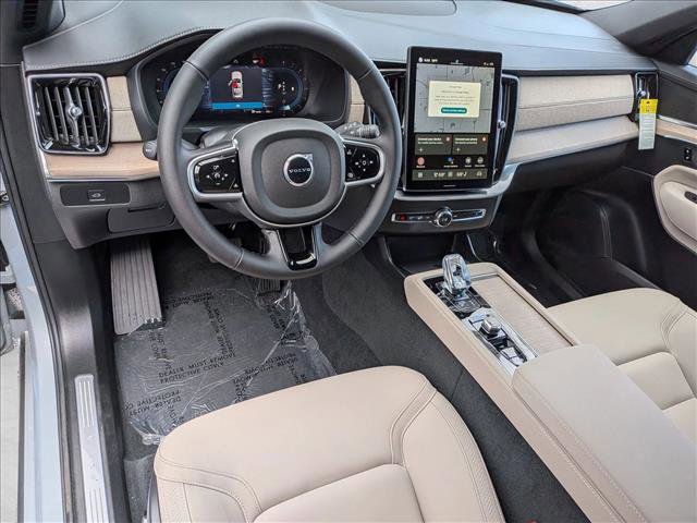 New 2025 Volvo XC90 B5 Core w/ Protection Package Premier image 3