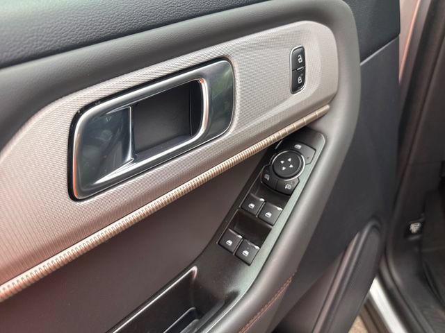 Certified 2025 Ford Explorer Active w/ Active Comfort Package AWD/4WD image 29