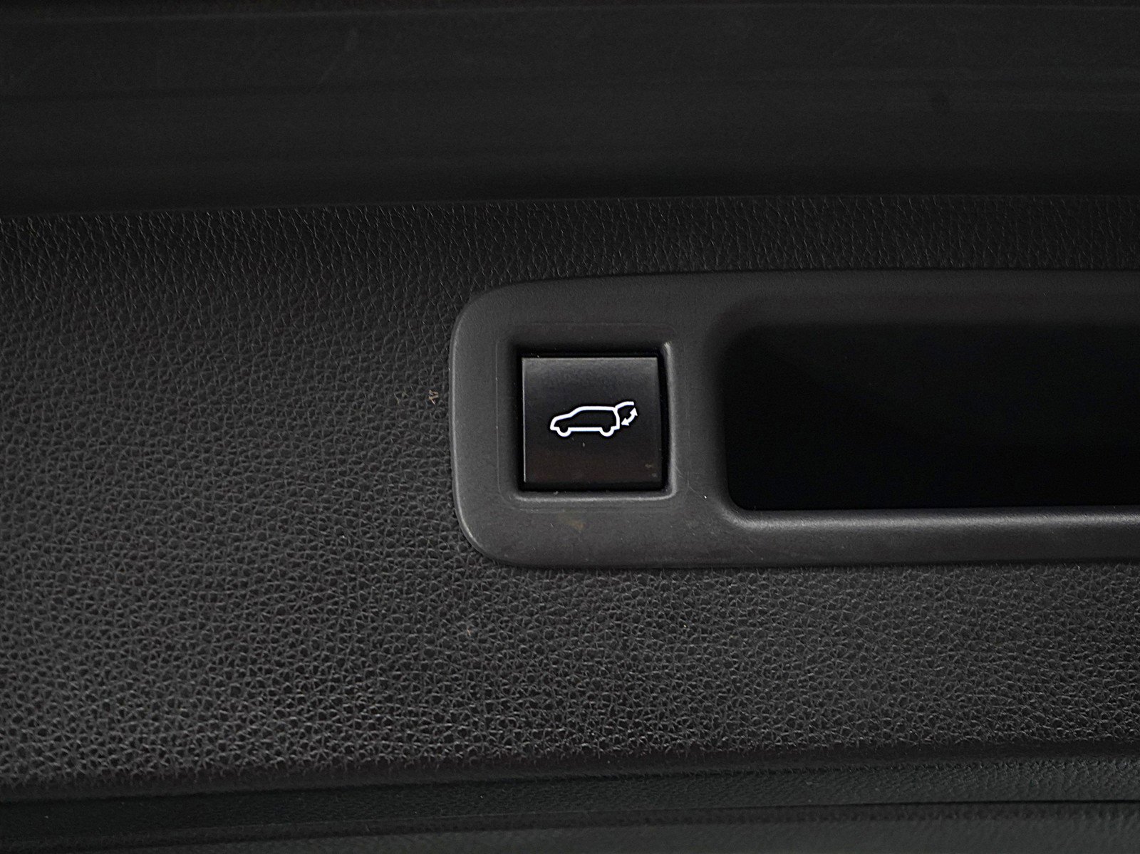 Used 2022 Toyota Highlander XLE image 19