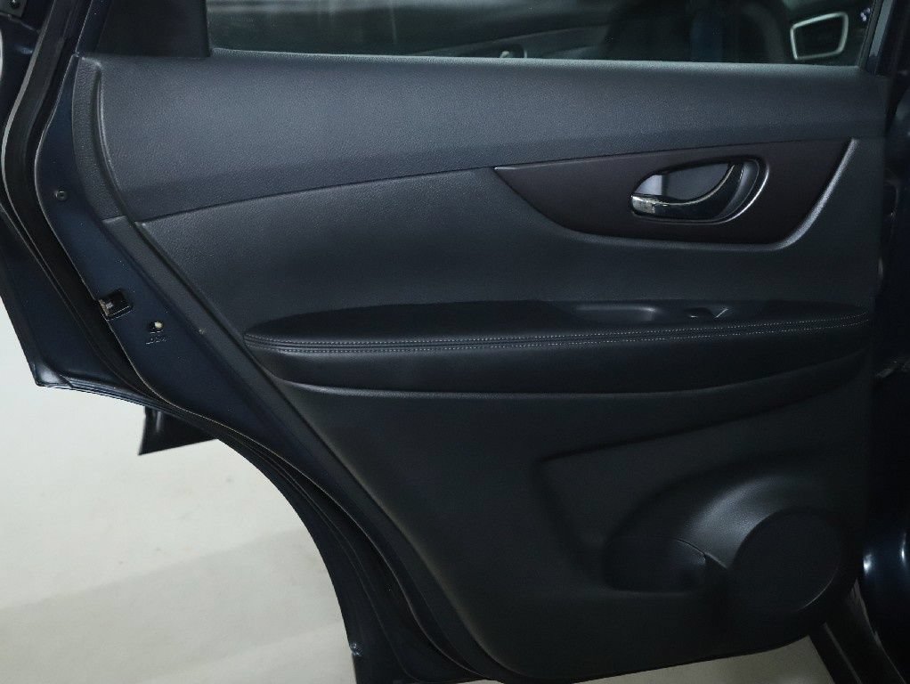 Used 2016 Nissan Rogue S FWD image 14