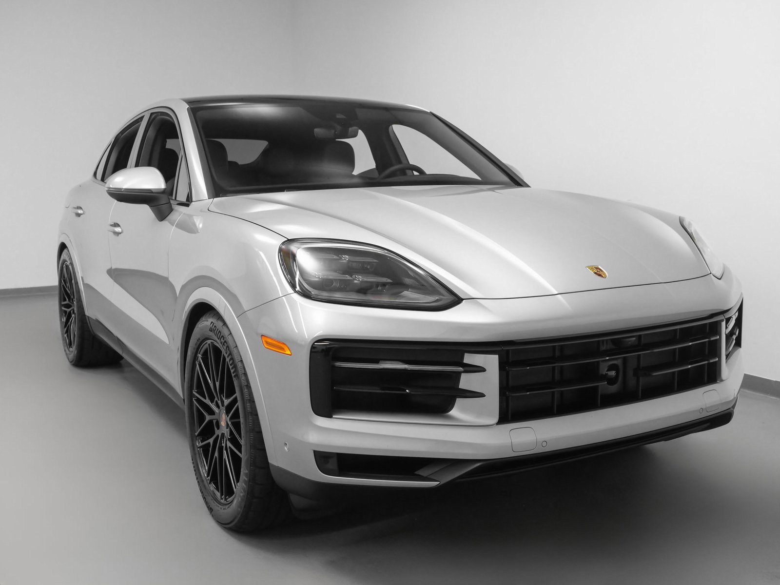 Used 2025 Porsche Cayenne Coupe image 10