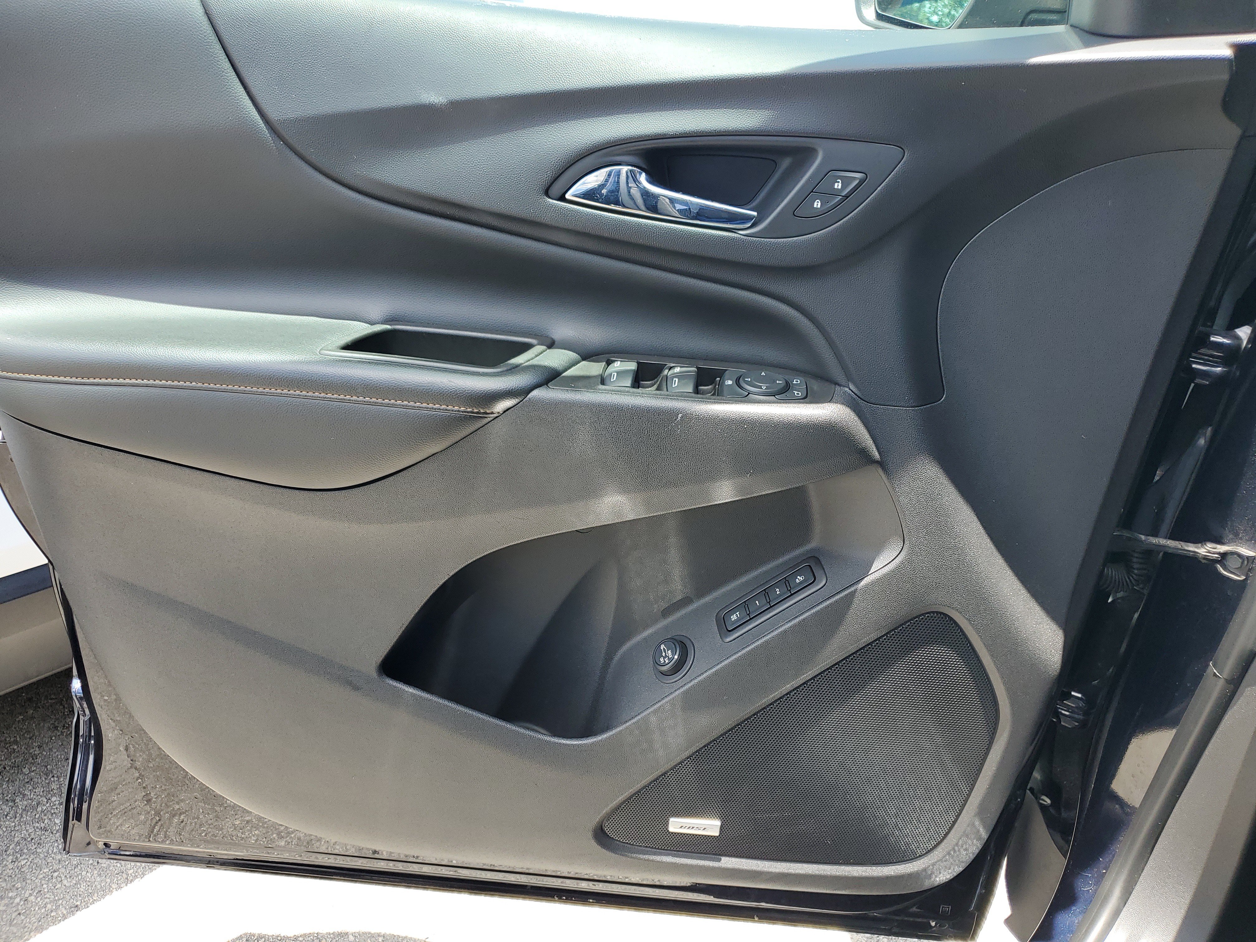 Used 2021 Chevrolet Equinox Premier FWD image 15