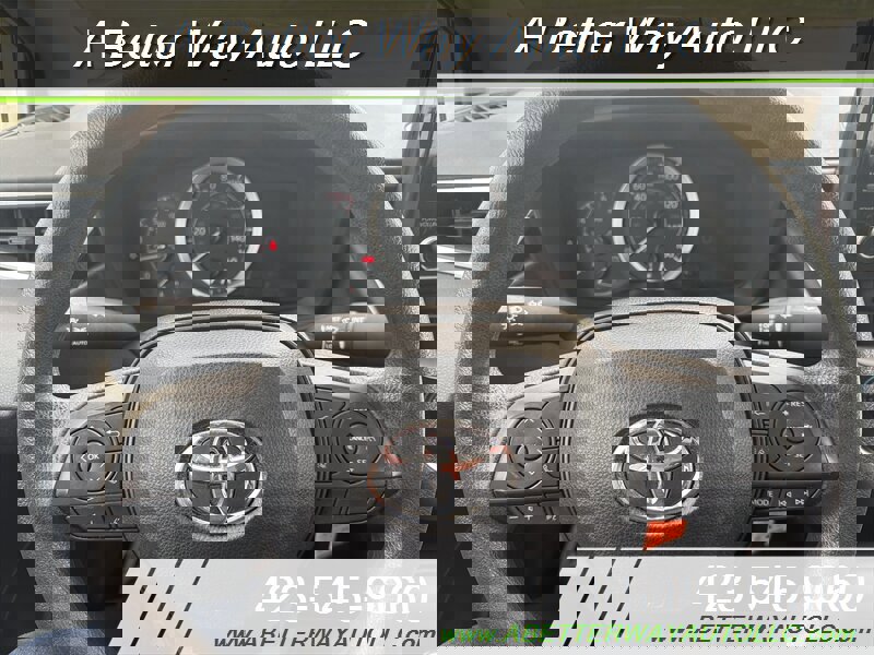 Used 2022 Toyota Corolla LE w/ Carpet Mat Package (TMS) image 10