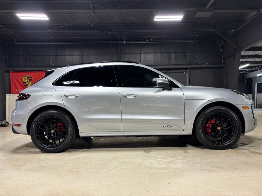 Used 2018 Porsche Macan GTS image 1