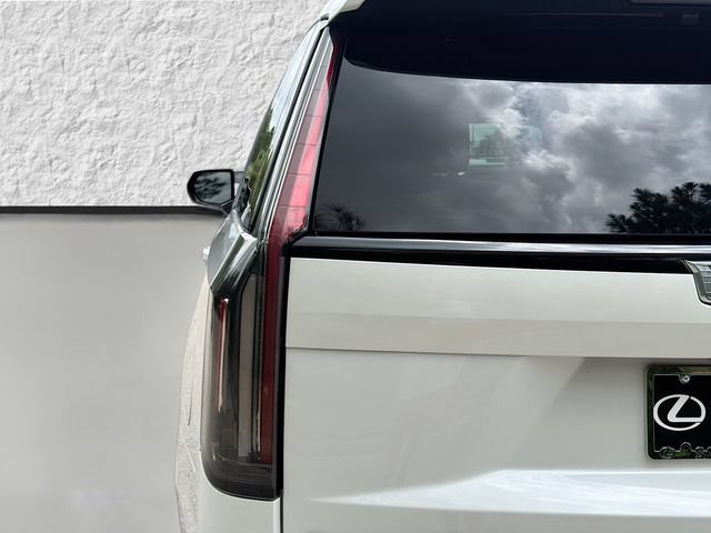 Used 2023 Cadillac Escalade ESV Sport Platinum AWD/4WD image 9