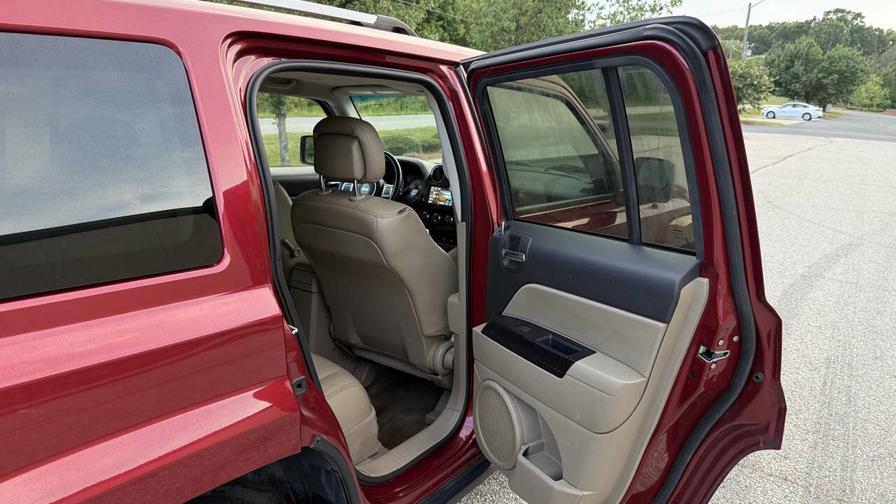 Used 2017 Jeep Patriot High Altitude image 14