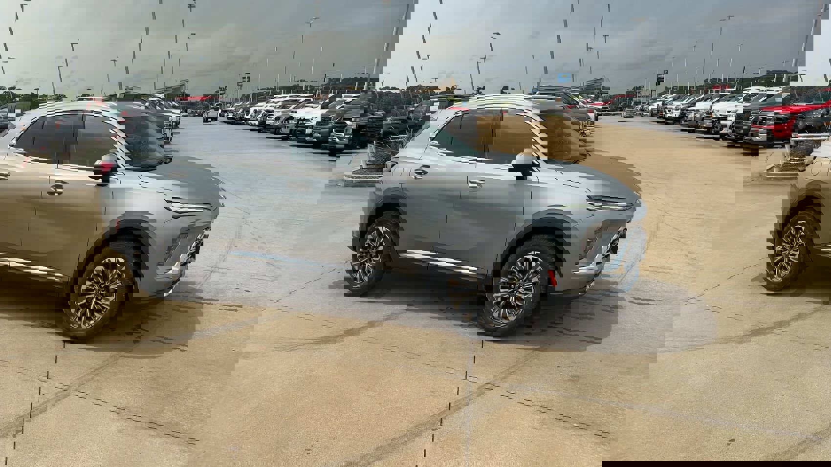 New 2025 Buick Envision Preferred image 2