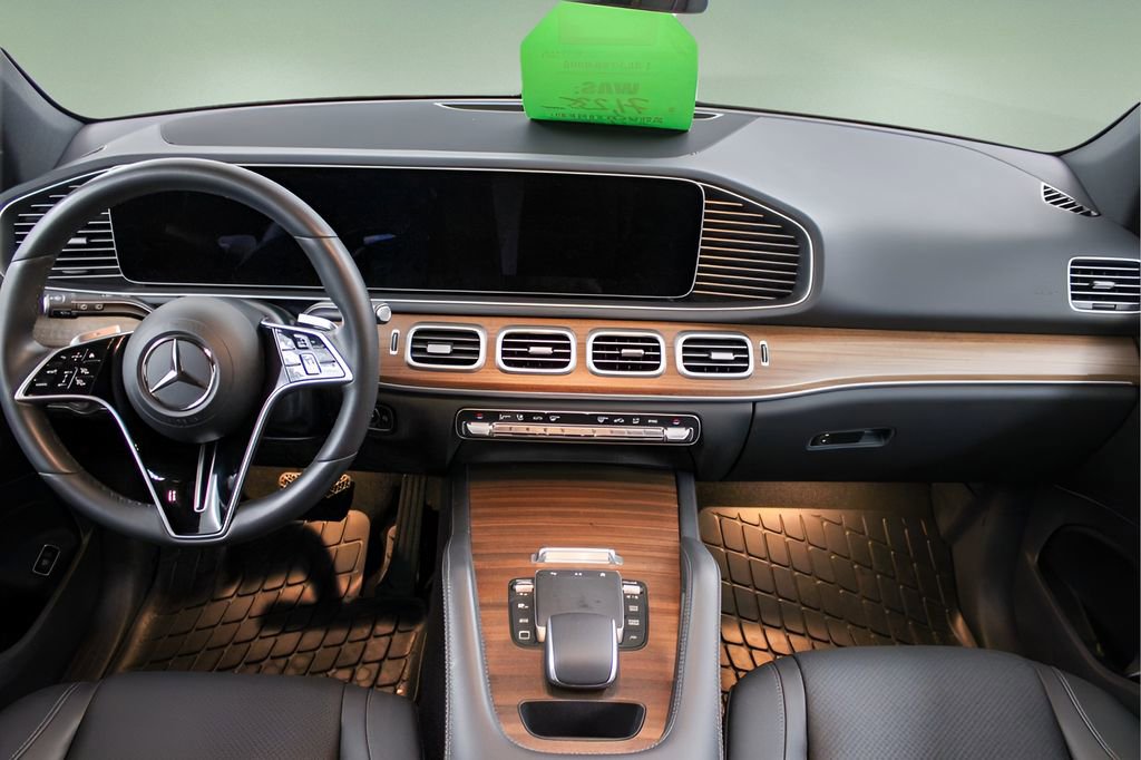 Used 2025 Mercedes-Benz GLE 350 4MATIC image 16