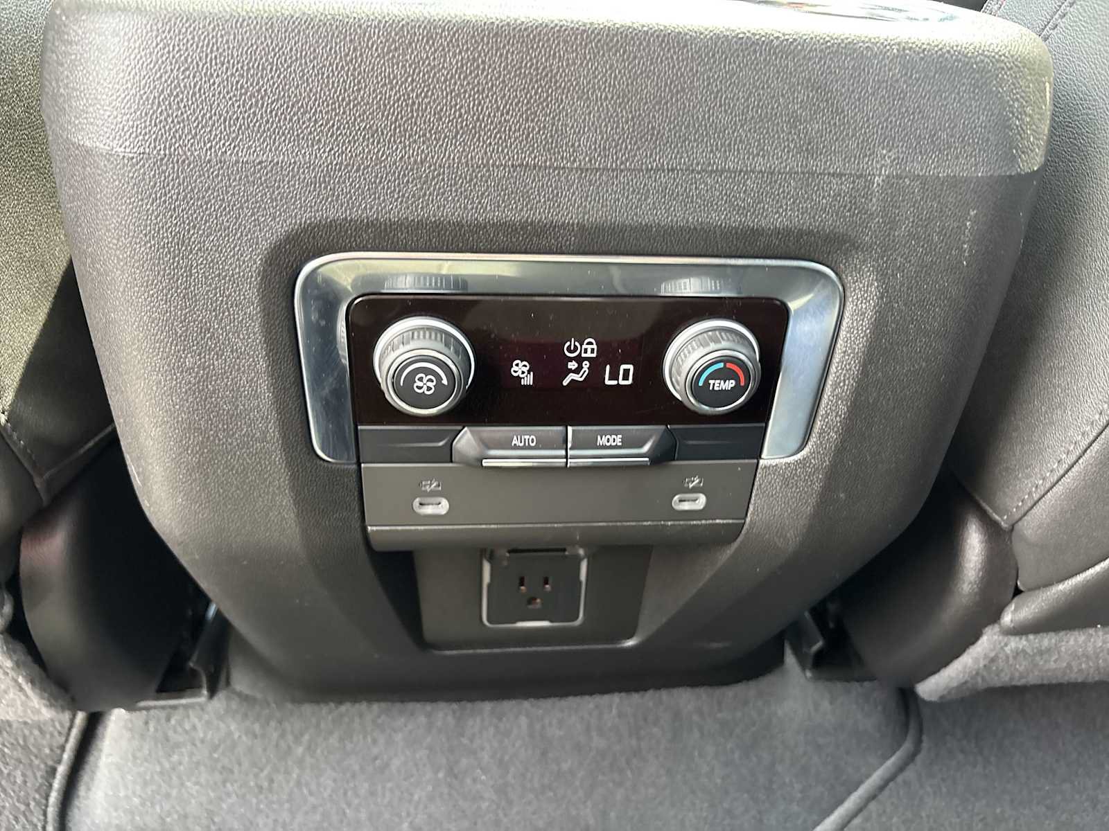 Used 2023 Chevrolet Tahoe RST AWD/4WD image 21