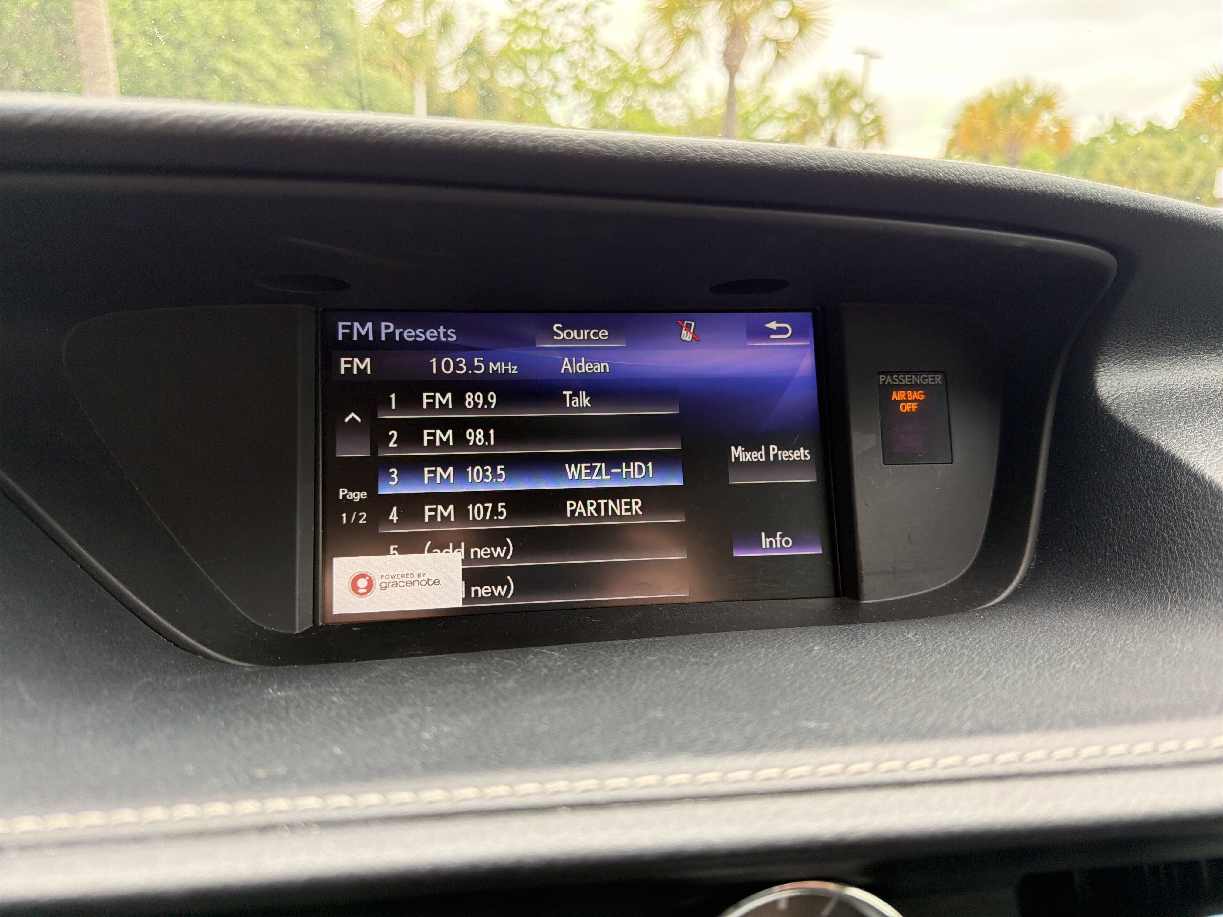 Used 2017 Lexus ES 300h w/ Luxury Package FWD image 23
