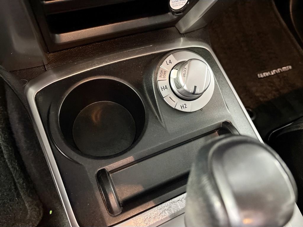 Used 2016 Toyota 4Runner SR5 image 15