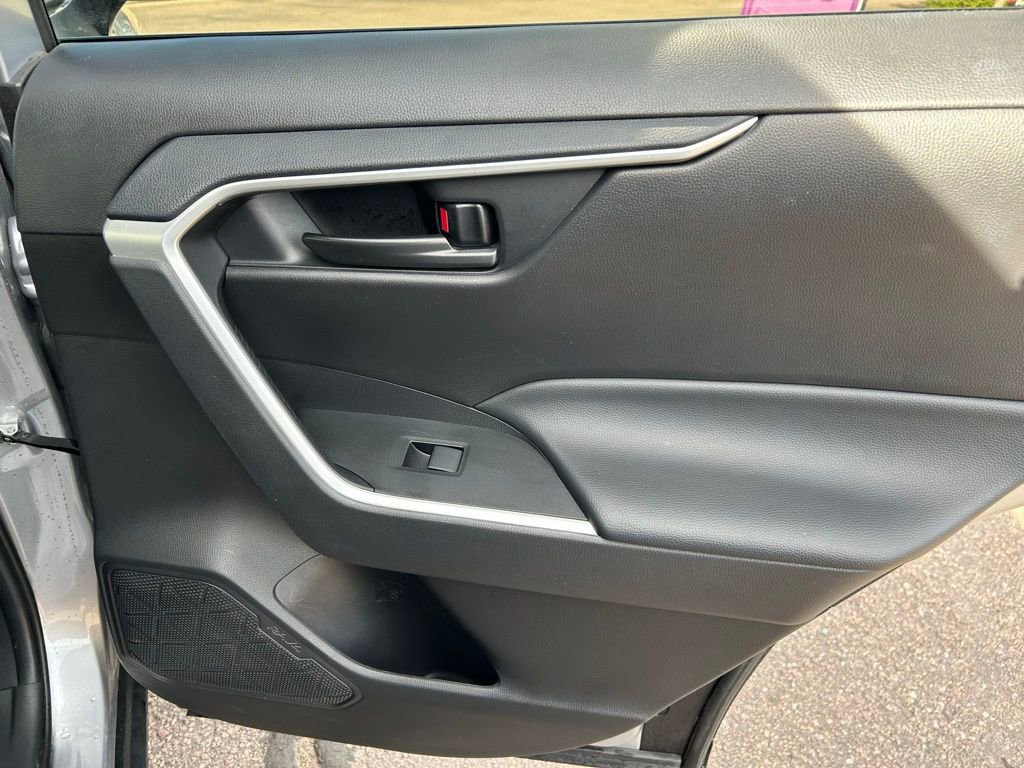 Used 2024 Toyota RAV4 LE image 33