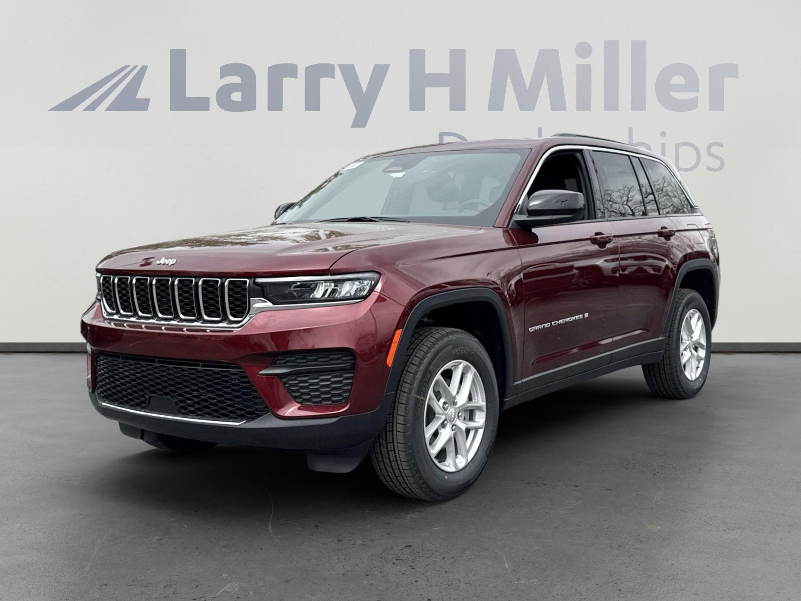 New 2025 Jeep Grand Cherokee Laredo X w/ Luxury Tech Group I