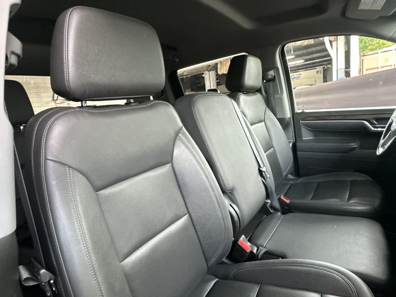 Used 2025 GMC Sierra 1500 SLT AWD/4WD image 27