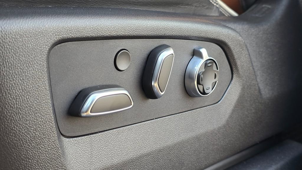 Used 2024 GMC Sierra 3500 Denali Ultimate image 63