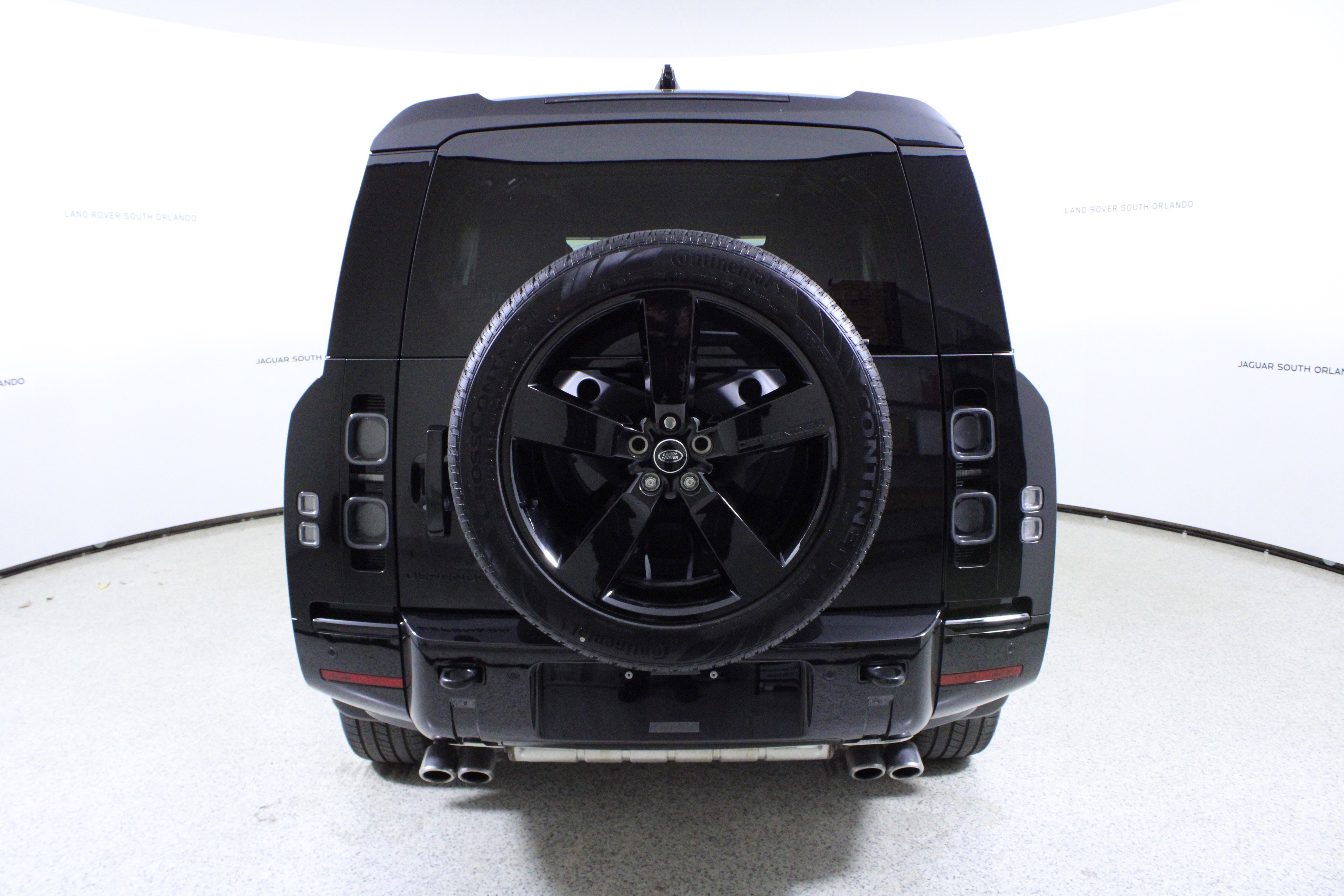 Used 2025 Land Rover Defender 130 V8 image 6