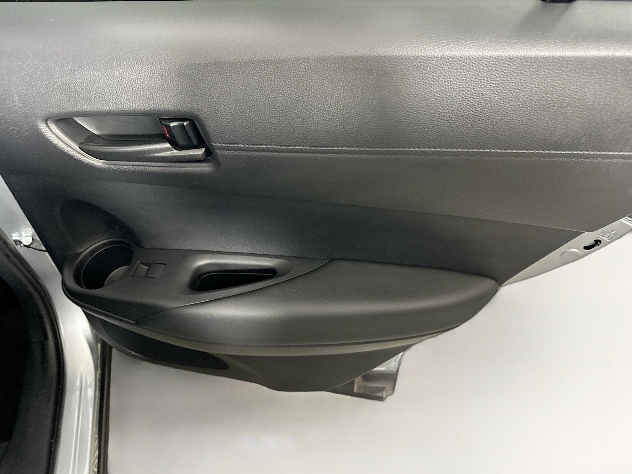 Used 2025 Toyota Corolla Cross LE image 28