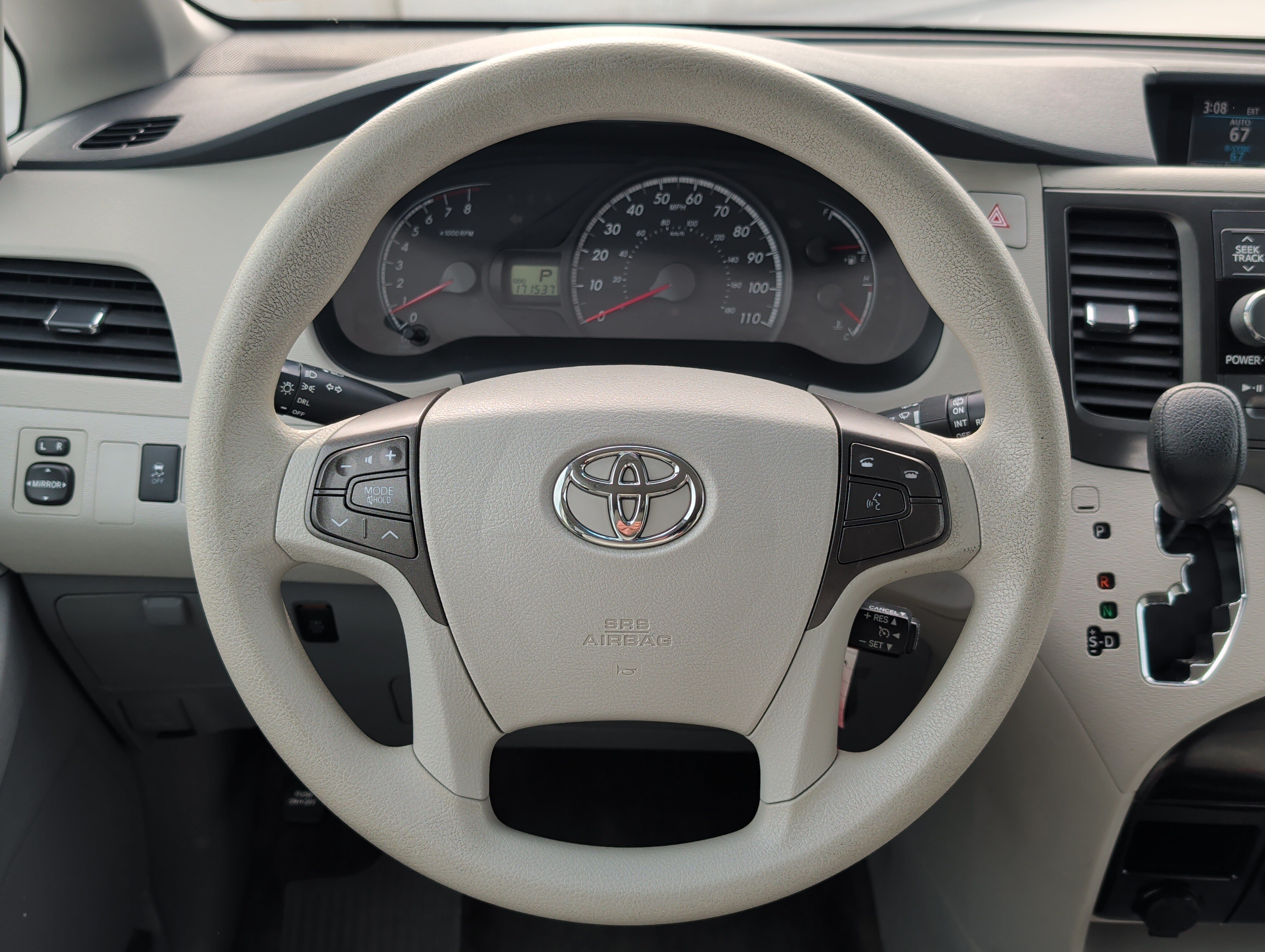 Used 2013 Toyota Sienna LE w/ Towing Pkg AWD/4WD image 21