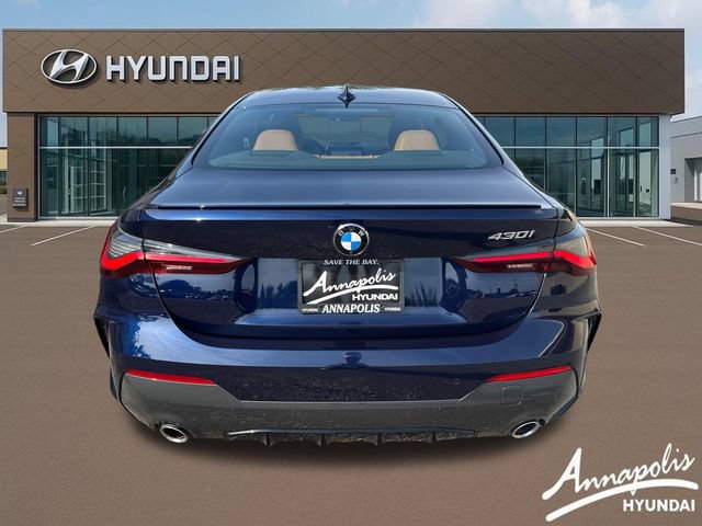 Used 2022 BMW 430i Coupe w/ M Sport Package RWD image 4