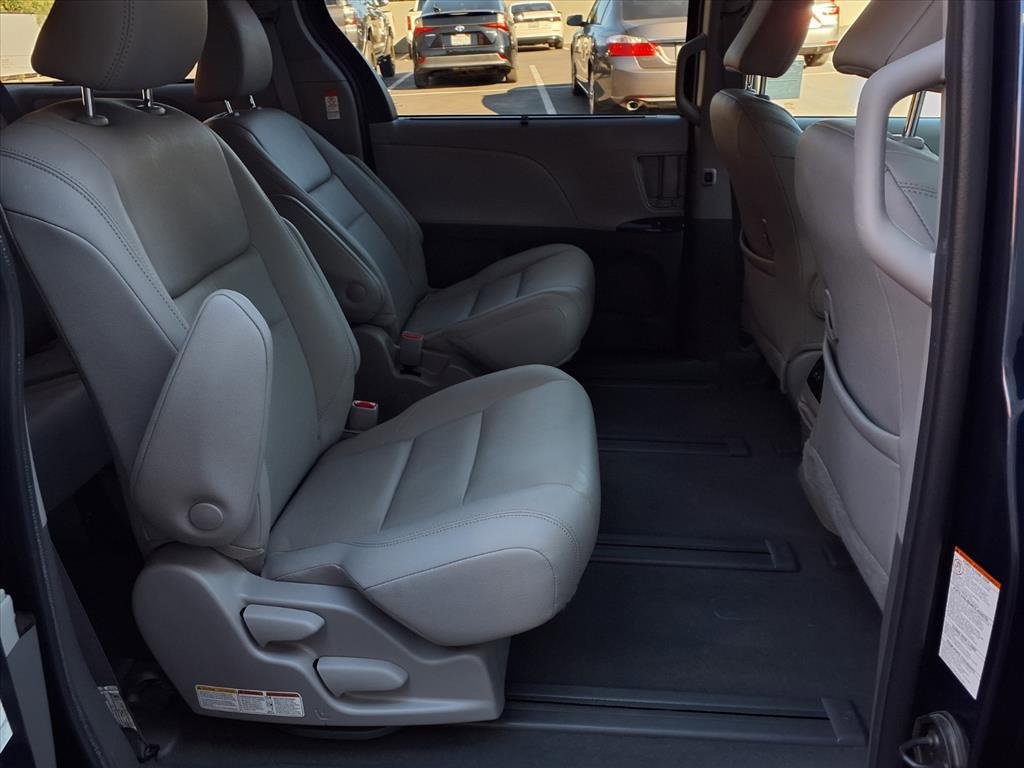 Certified 2020 Toyota Sienna XLE image 20