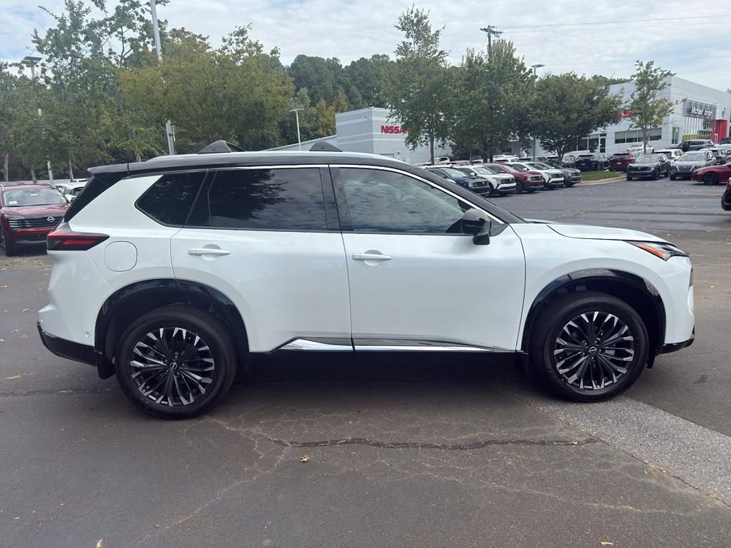 New 2026 Nissan Rogue Platinum image 8