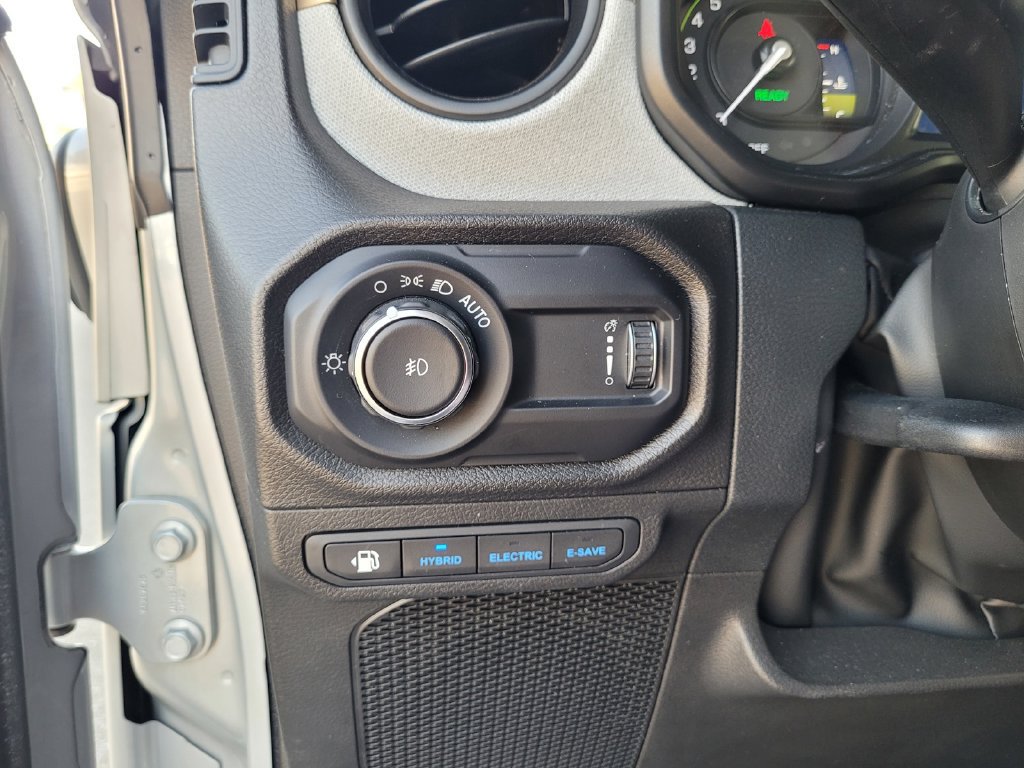 Used 2024 Jeep Wrangler Unlimited w/ Convenience Group AWD/4WD image 29