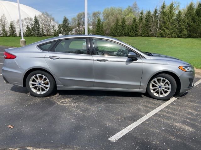 Used 2020 Ford Fusion SE FWD image 4