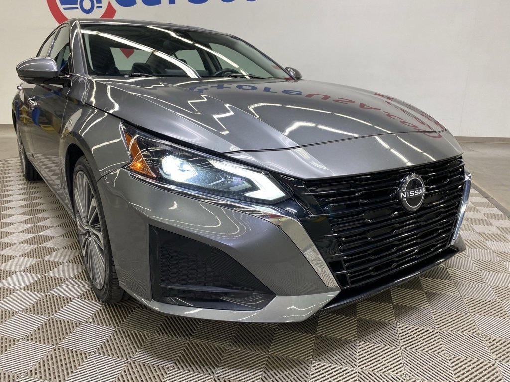 Used 2023 Nissan Altima 2.5 SL image 2