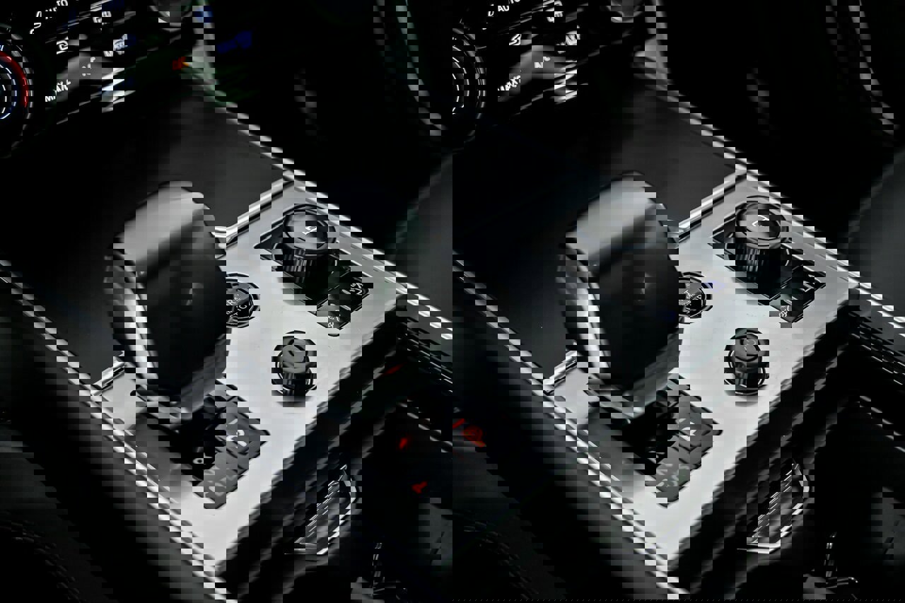 Used 2023 Land Rover Range Rover SV image 38