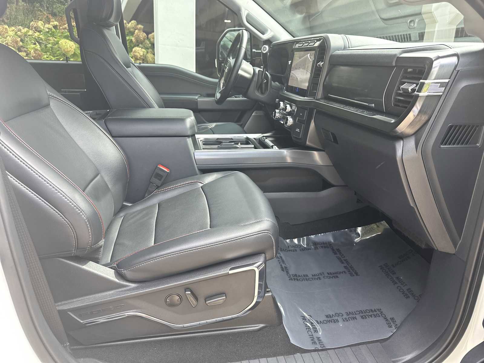 Used 2024 Ford F250 Lariat w/ Black Appearance Package image 26